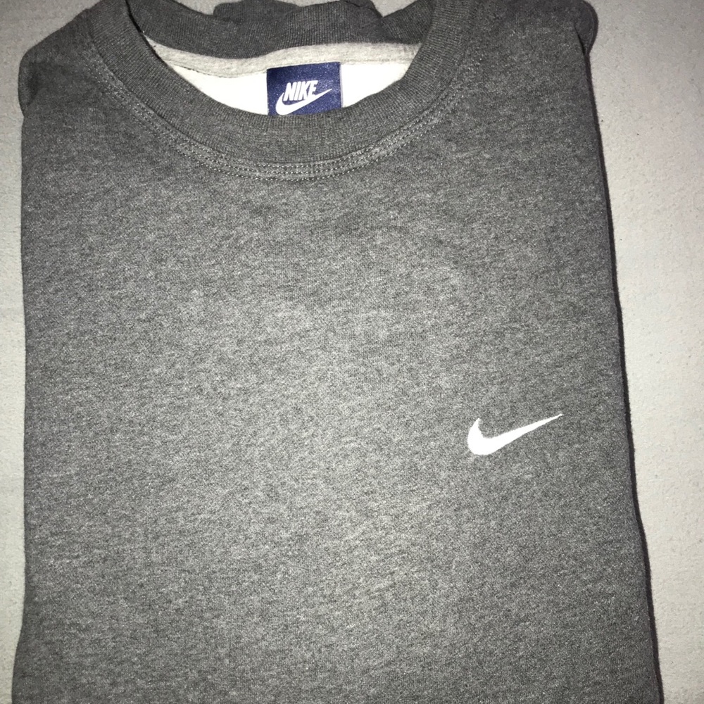 Nike pullover sweatshirt